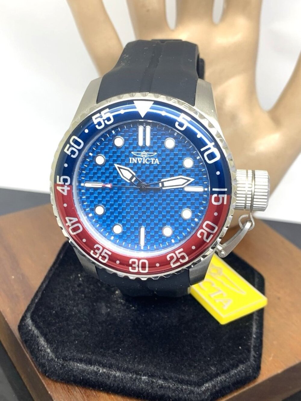 Invicta Mens Watch 35658 Pro Diver Quartz Blue Dial Pepsi Bezel Rubber Band 50mm